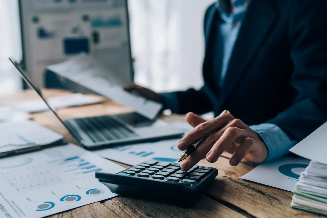 Estrutura de custos da empresa: tipos, passo a passo para montar e relação com o preço